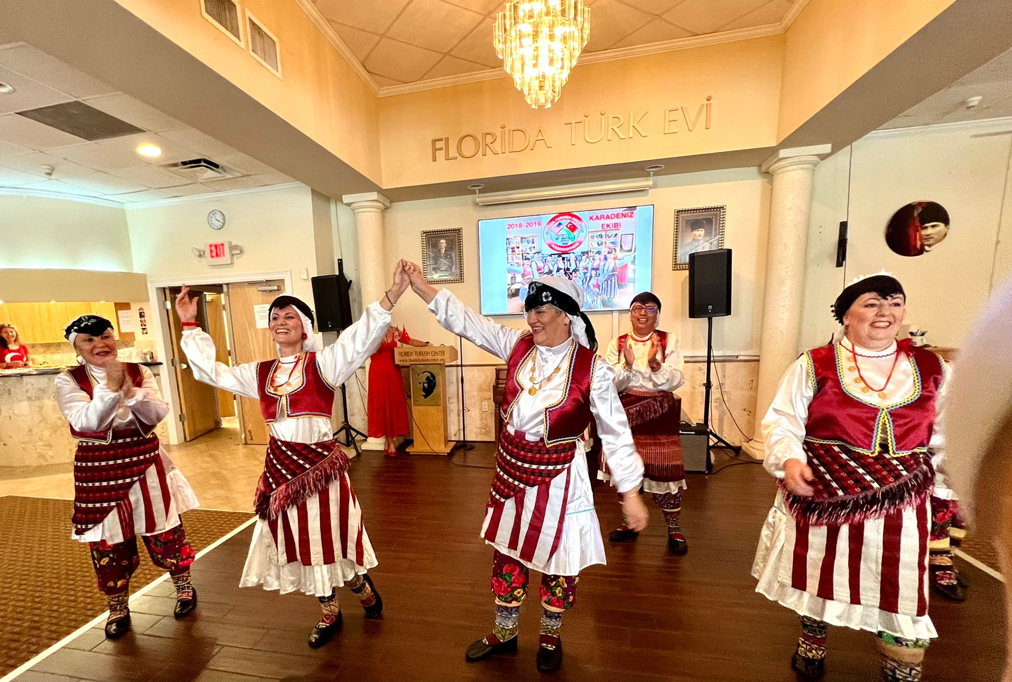 FTAA Folklor grubu dans gosterisi 001