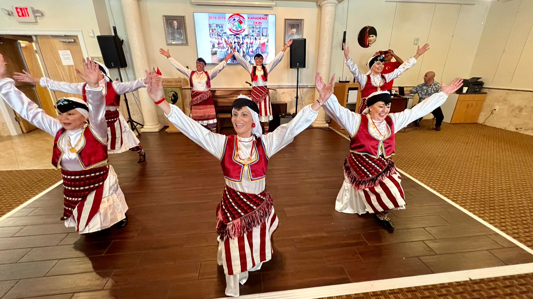 FTAA Folklor grubu dans gosterisi 002